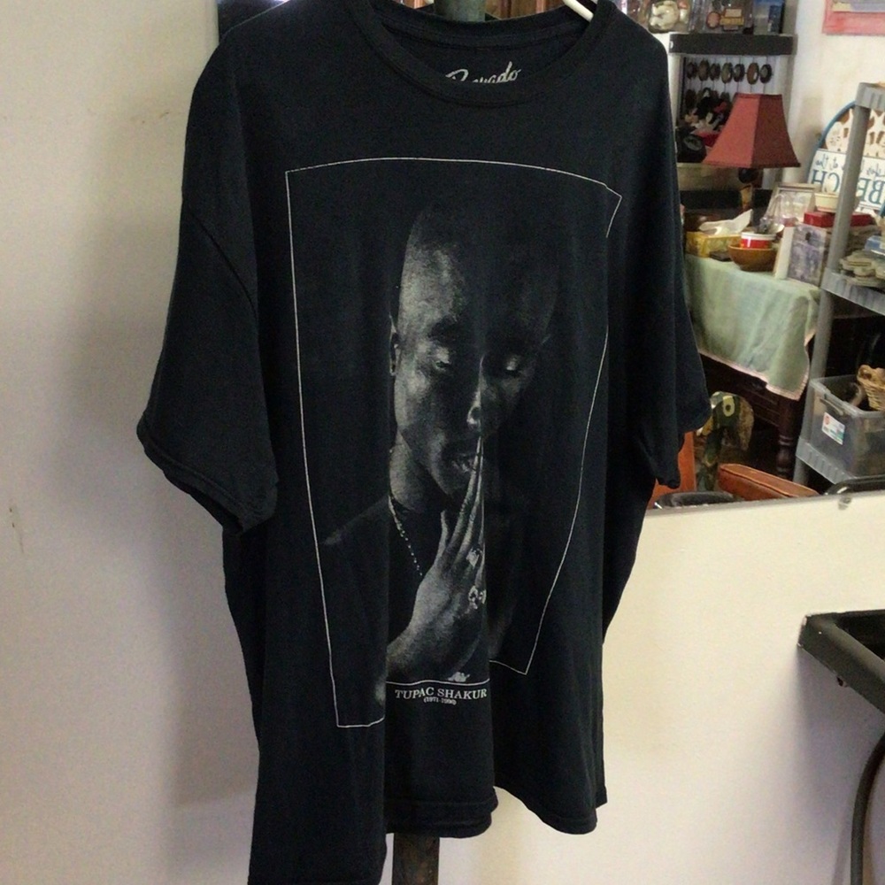 Black Graphic Short-Sleeve Men’s T-Shirt
